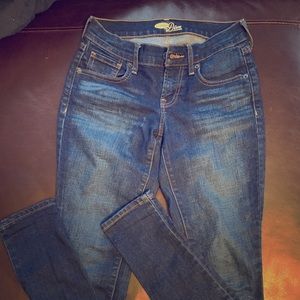 Deep blue, skinny jeans